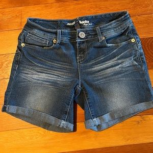 Jean shorts Size: 5/6